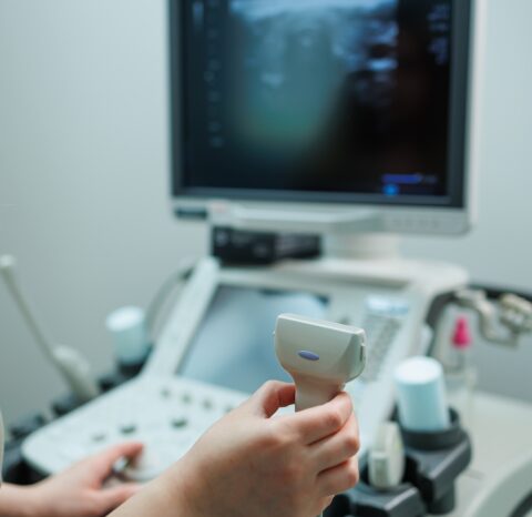 Ultrasound machine for body examination. Modern apparatus in the doctor's office. SSUCv3H4sIAAAAAAAACpxUTY+kIBC9b7L/ocN5OxER0fkrkz2UQLdkVAxgb2Y6/d8HVFrY3tPerFefr3jl/eeP0wl1YBVHb6d7sLythmGxzoBTevJw8WvHjZyENClyM6QuUgBUakmhnDYKhhTswPF+glF6cFqGIcCP1YmsA7dYaZNZQOhOWqf5hwdLFosIOWur3Nxrp23m4TDdIENwScwlQy5GylnlFW2/OCfNa6tZT4JmCAwwfmbIqO2/ZhFGwmidWrke8E1yJ+XXViKhz8HJq99XtoD4OO+bfYqOnazzLoT2yhuRpVuxCG3F/ytz+/j95H2VEw9T3x/J1EYOErZHe99C0ccfv8lxZbEHwSKUTljdNIchBJCkEqgZDGR5s1FcTdcE0a5fNRgrcb1MznymZNCg9QzdELZ+8W1kxHuw1oeLiKe794rXY9Jn0m7ltFdFwj9OMDEhrCFlW9G6bEjR1A1KxdsrX2cdJw64zIMGIUPT5wPkssasZCXGlOLna7wIfIspi4YeMVHYwUdqXLTl4TskvnqbqsJRf69iDyEM15gkBaLsva+hrGBt0jgeAGakIKwldXv4slPAWwArqyMgUb93k4aQlsSfw983swZUJa3WMzm0HKQ6Kk8h3+prLqVlXey52Y/GE1civbMsF5GqDXNRth7DnqVCN0Ql7niLyZk2LTlXlRDnjnBy7mpgHXBCcc191uMbAAD//wMAc9wMD1wFAAA=